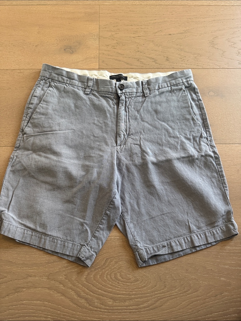 Banana Republic Men's Light Gray Flat-Front Shorts